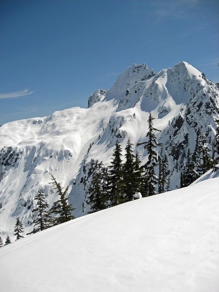 16B_2011_05_01_Chair_North_Face_View_3096.jpg