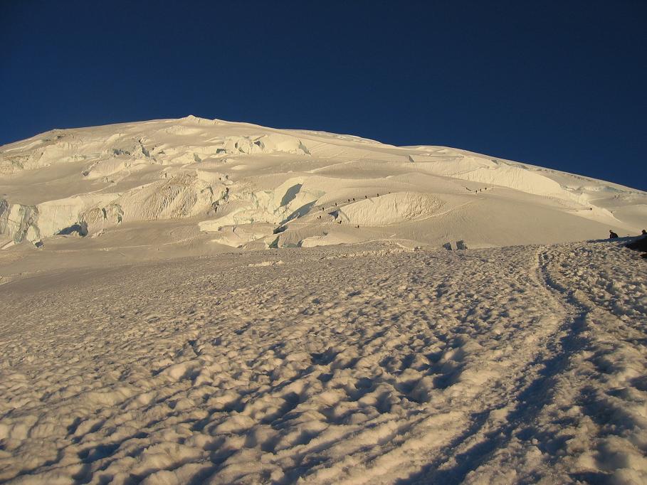 5599_Climbers_Headed_Up_the_DC_Route_073105.JPG