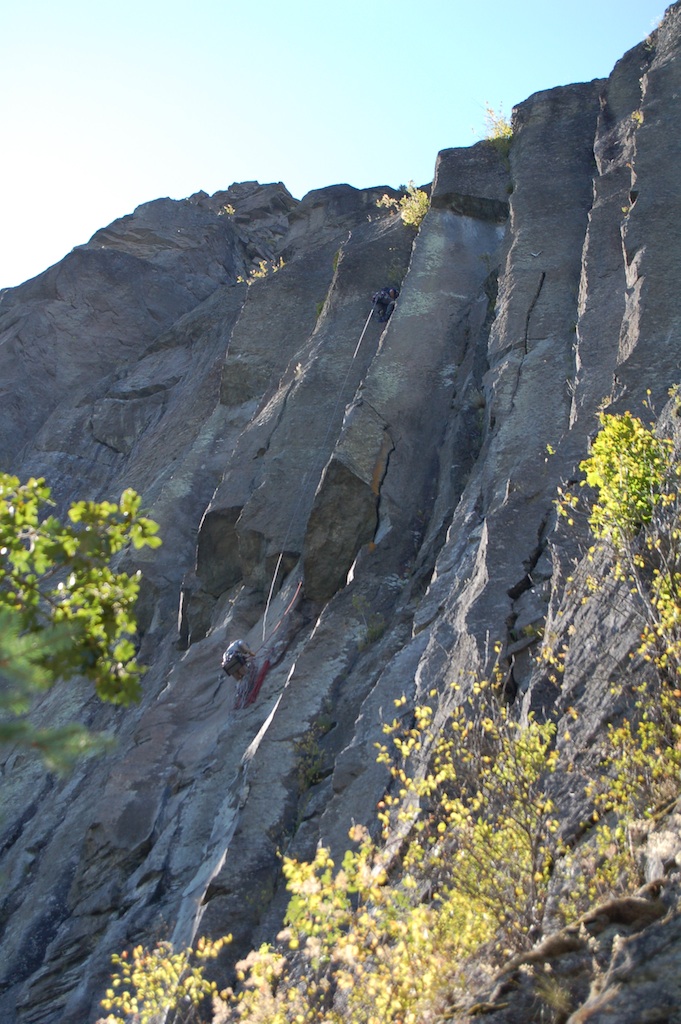 Beacon_Rock_with_Lina_0052.jpg