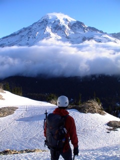 Brady_Castle_Pinnacle_Saddle_Mt_Rainier.jpg