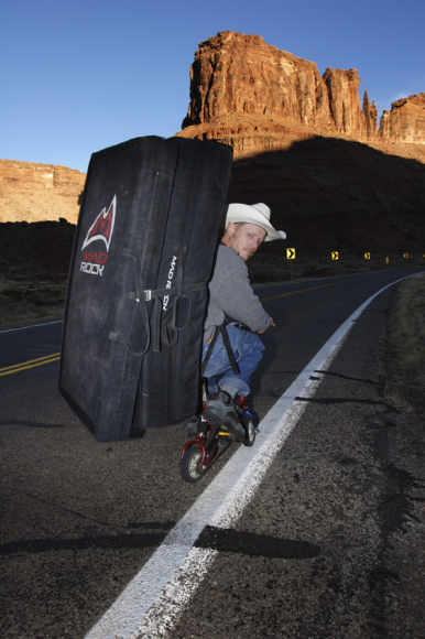 Larry_Harpe_on_bike_with_bouldering_pad.jpg