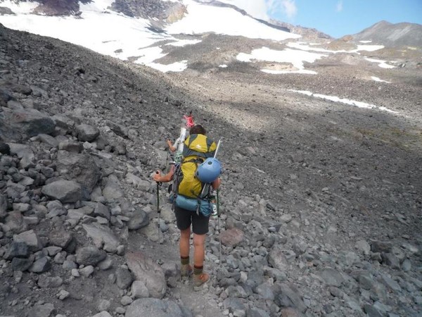 4_typical_volcanic_landscape_on_approach.jpg