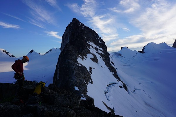 60_-_Looking_at_the_East_Ridge_of_Marmolota.JPG