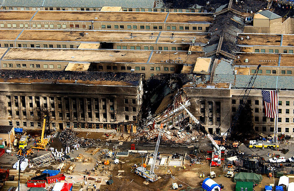 800px-Pentagon_crach_site.jpg