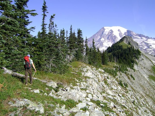 Andrew_on_the_ridge_to_Foss_Peak_1.jpg