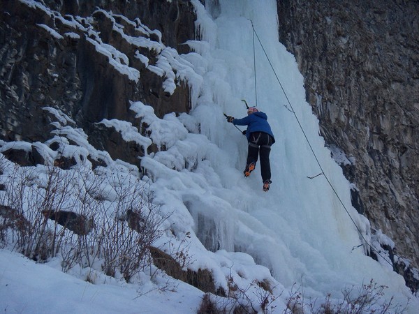 Banks_Lake_Ice_Climbing_0411.jpg