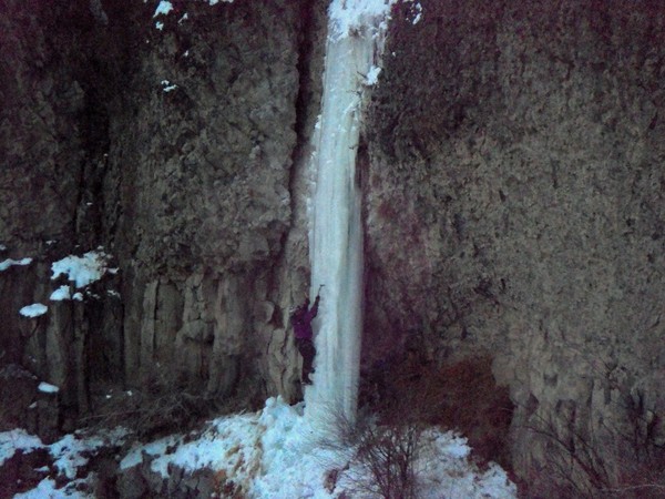 Banks_Lake_Ice_Climbing_045.jpg