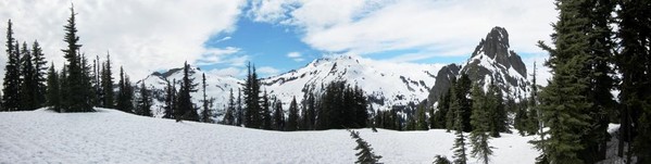 CathedralRock_Mt_Daniel_Panorama1.jpg