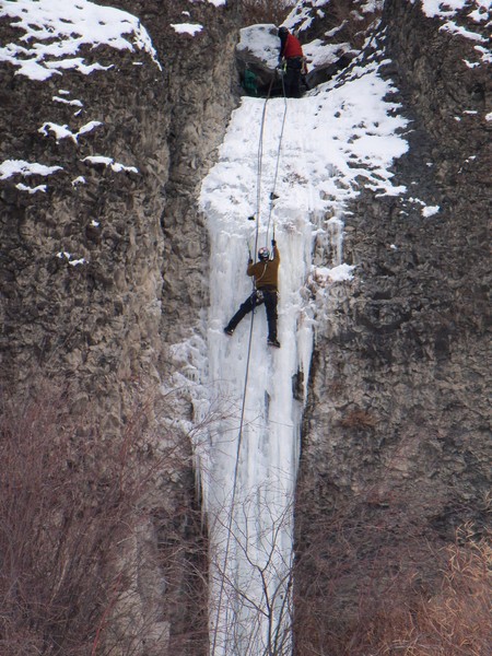 Copy_of_Banks_Lake_Ice_Climbing_055.jpg