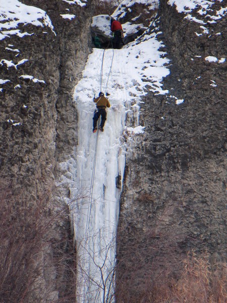 Copy_of_Banks_Lake_Ice_Climbing_056.jpg