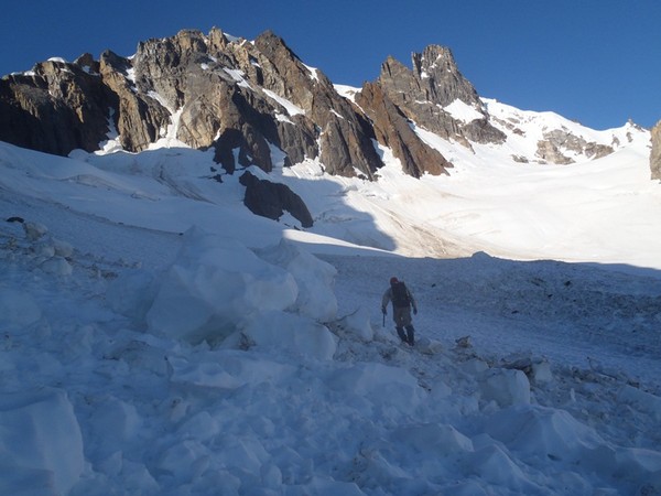 Fury_Glacier_Avy_Debris_2010.jpg