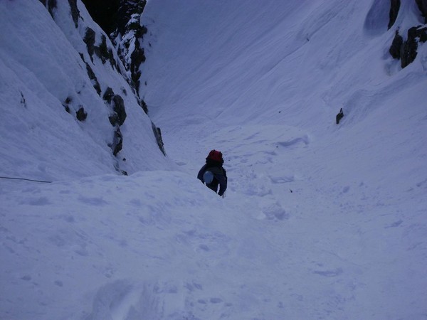 Looking_down_from_belay_at_final_junction_before_col.jpg