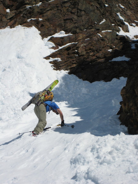 Oyvind_climbing_Sharkfin_col.jpg