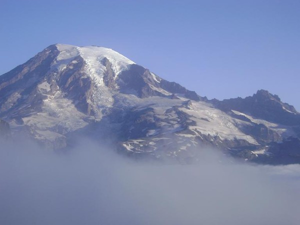 Rainier_Sunrise_1.jpg