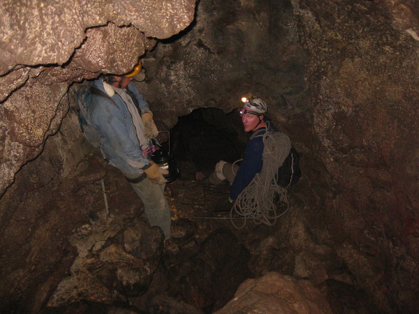 Smith_with_LCK_and_Deadhorse_Cave_074.JPG
