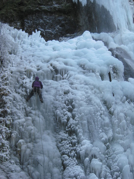 Starvation_Creek_ice_climbing_056.JPG