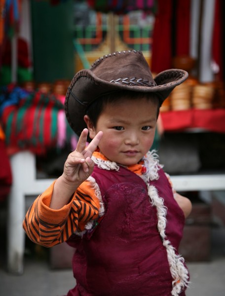 Tibetan_Boy_Peace_Sign_small.jpg