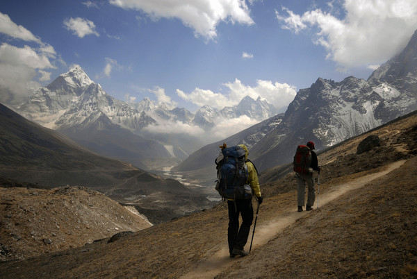 Trekkers_in_Khumbu_Valley_Nepal_copy_copy.jpg