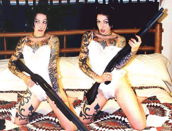 Twins_with_guns1.jpg