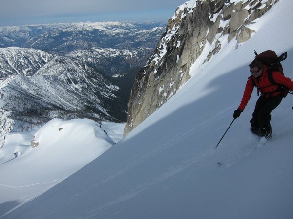 elena_skiing.jpg