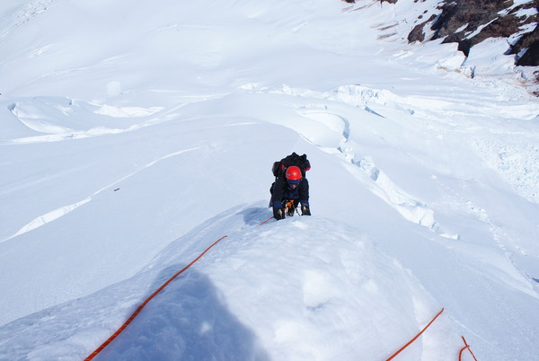 hard_climbing_on_the_N_ridge_MT_Baker.JPG