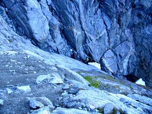 336305_Climbers_in_Couloir-med.JPG