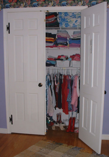 418px-Wall_Closet.jpg