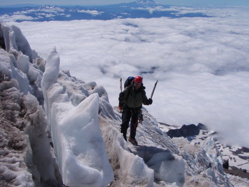 5863Tom_on_Kautz_Ice_Ramp.JPG