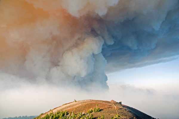 George_Lake_Fire_from_Belnap_Crater.jpg