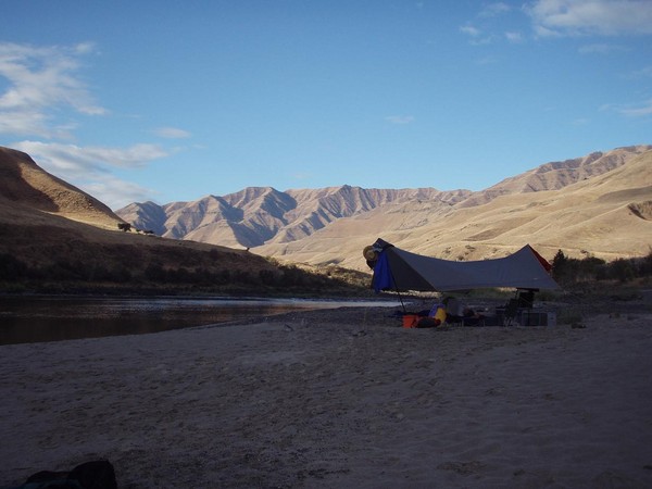 Camp_below_China_Creek_rapid_Salmon_River_.JPG