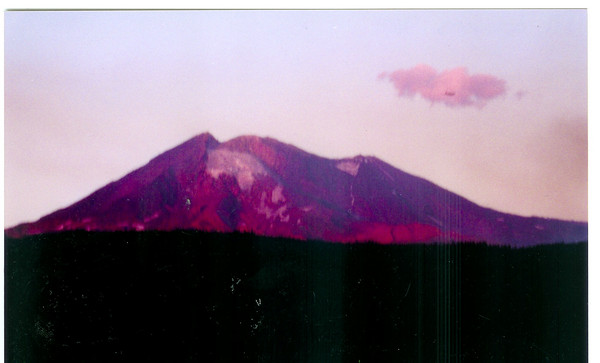 Observing_Mt_Adams_fire_from_afar_2001.jpg