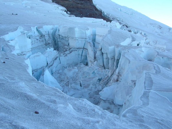 glacier_hole.JPG