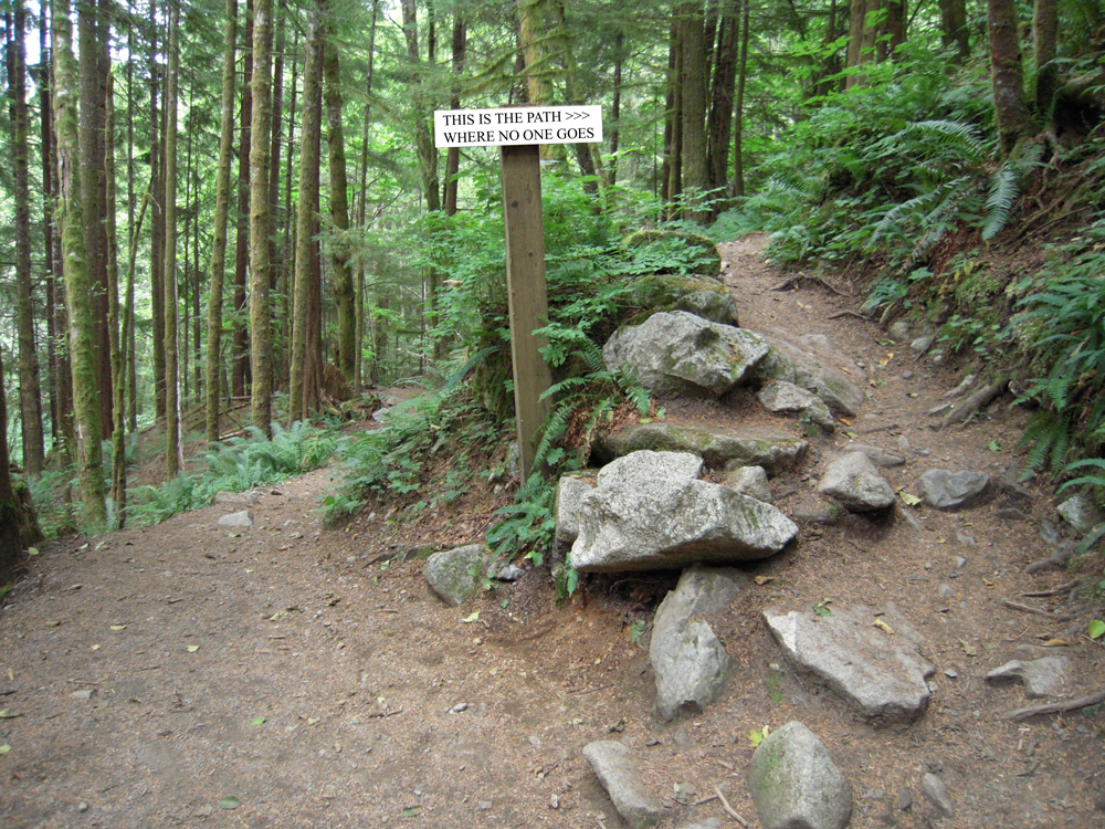 01-SIGN-TRAIL.JPG