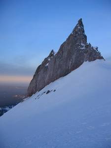 3539Mt_Hood-Solo_Reid_Headwall_002-med.jpg