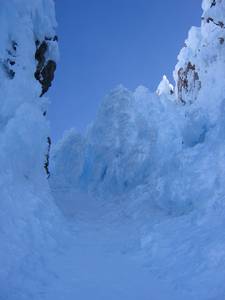 3539Mt_Hood-Solo_Reid_Headwall_034-med.jpg