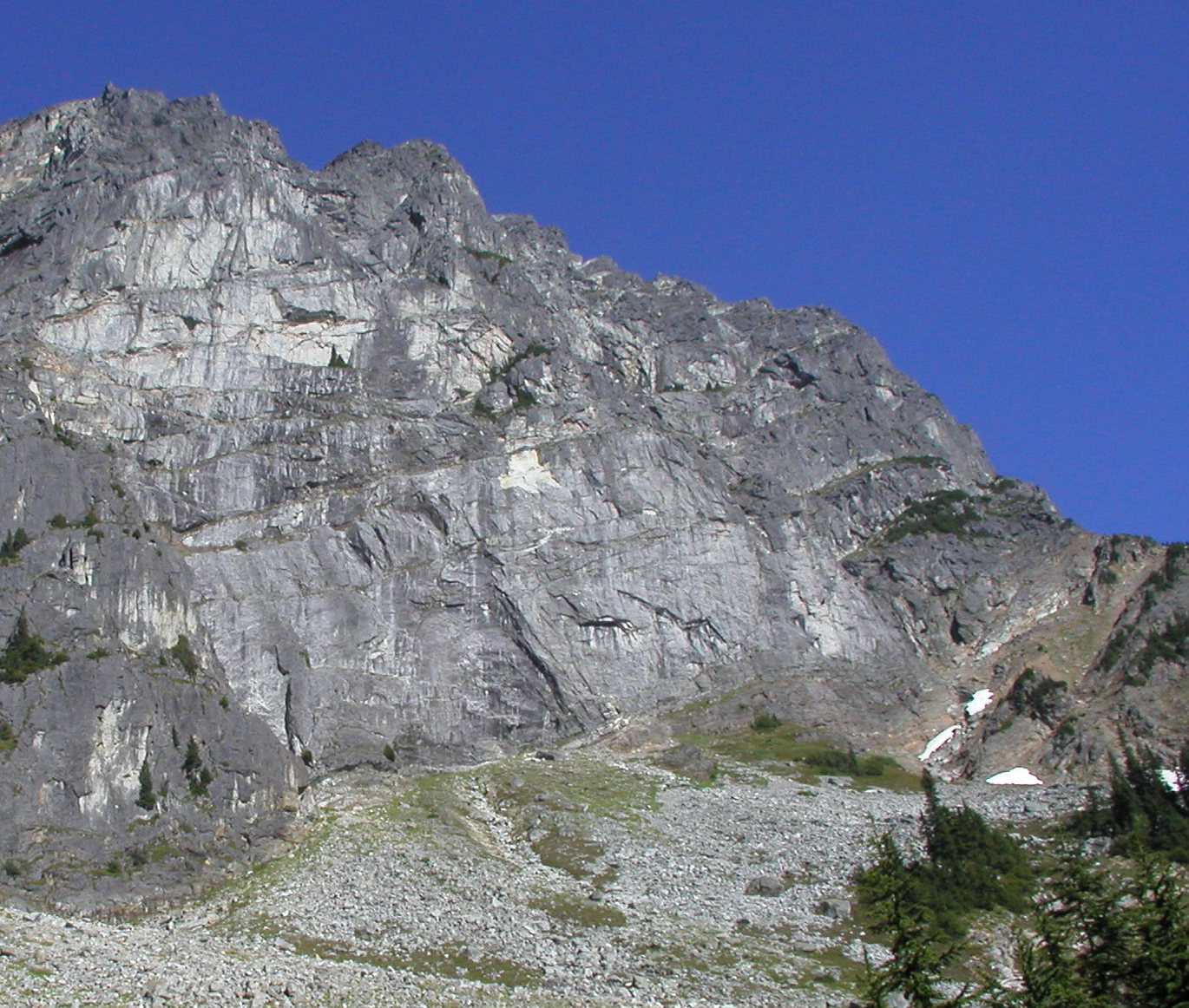 4222Sloan_W_face_right_side.jpg