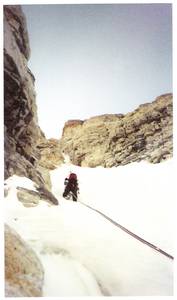 5561Assiniboine_2005-_Couloir_Barry_002-med.jpg