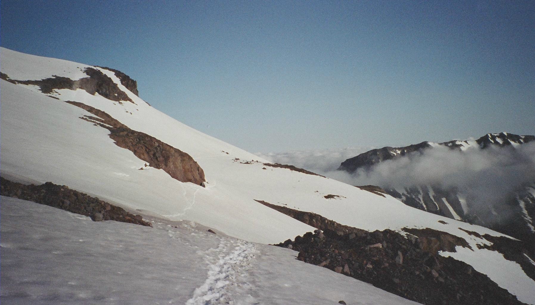 5561Traversing_wintrop_towards_Curtis_Ridge.jpg