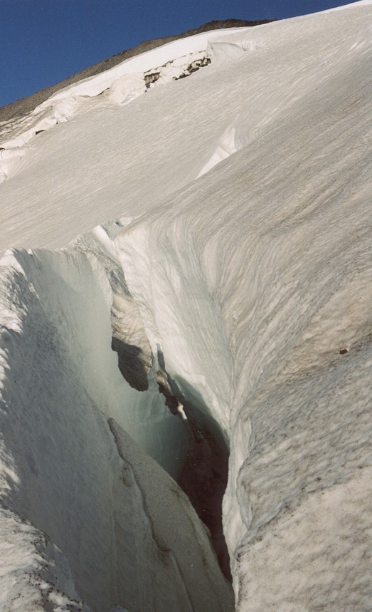 6016mazama_glacier_crevasse.jpg