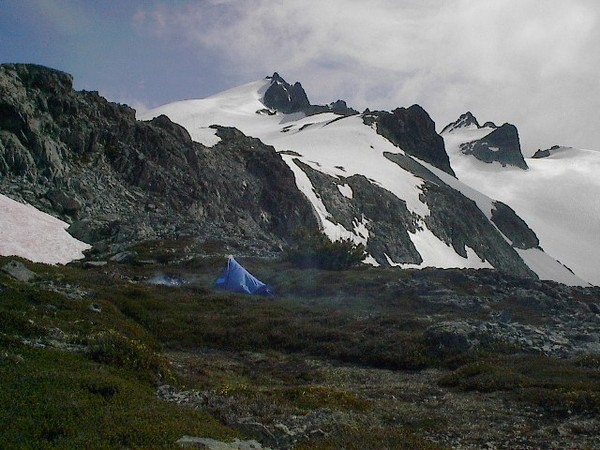 Girls_and_Mt_Daniel_june_2007_028.JPG