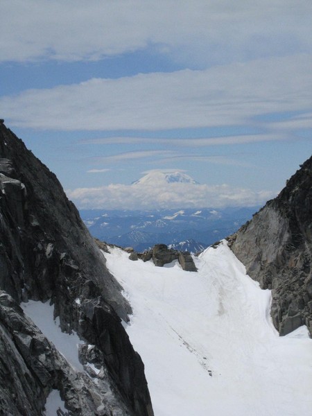 Rainier_over_Colchuck_Col.jpg