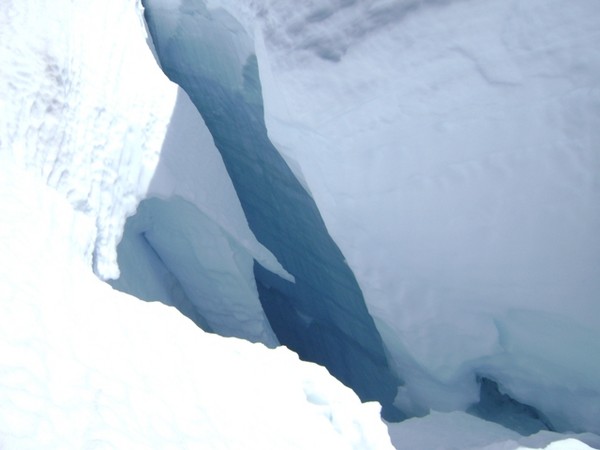 crevasse1.JPG