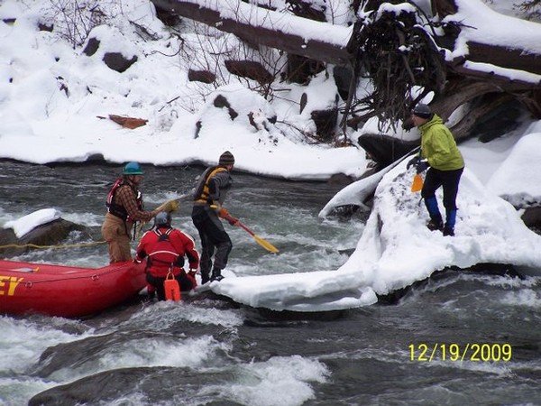 1221_loc_river_rescue2_t620.jpg