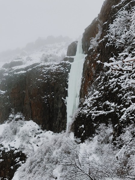 2017-01-23-Banks-Lake-Ice-Climbing-phone-04.JPG