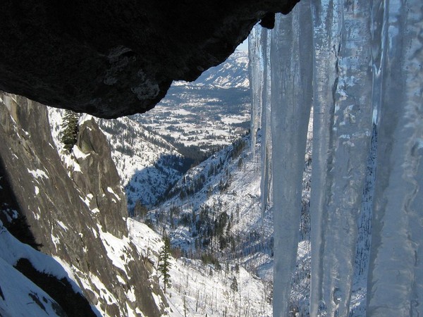Snow_Creek_Belay_Cave.JPG