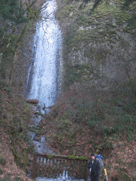 Starvation_Creek_ice_climbing_010.JPG