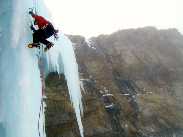 iceclimbing032107_015.jpg