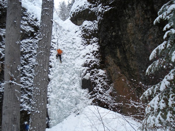 peter_Heinz_Horse_Tail_Falls_-_Chinook_Pass.JPG