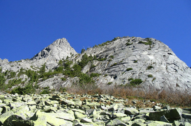 140tang_tower_buttress.jpg