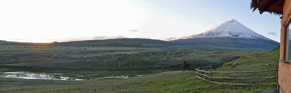 Cotopaxi_sunrise2.jpg